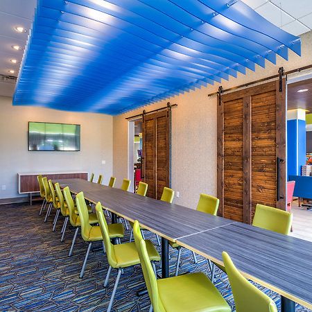 Holiday Inn Express & Suite Milroy - Reedsville Zewnętrze zdjęcie