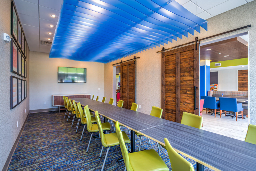 Holiday Inn Express & Suite Milroy - Reedsville Zewnętrze zdjęcie